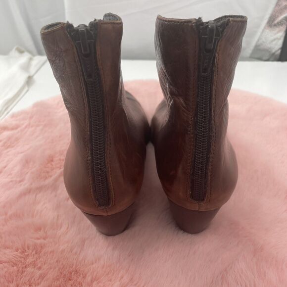Everybody By BZ Moda Brown Leather Ankle Boots Size 38.5/8.5 - Picture 3 of 9